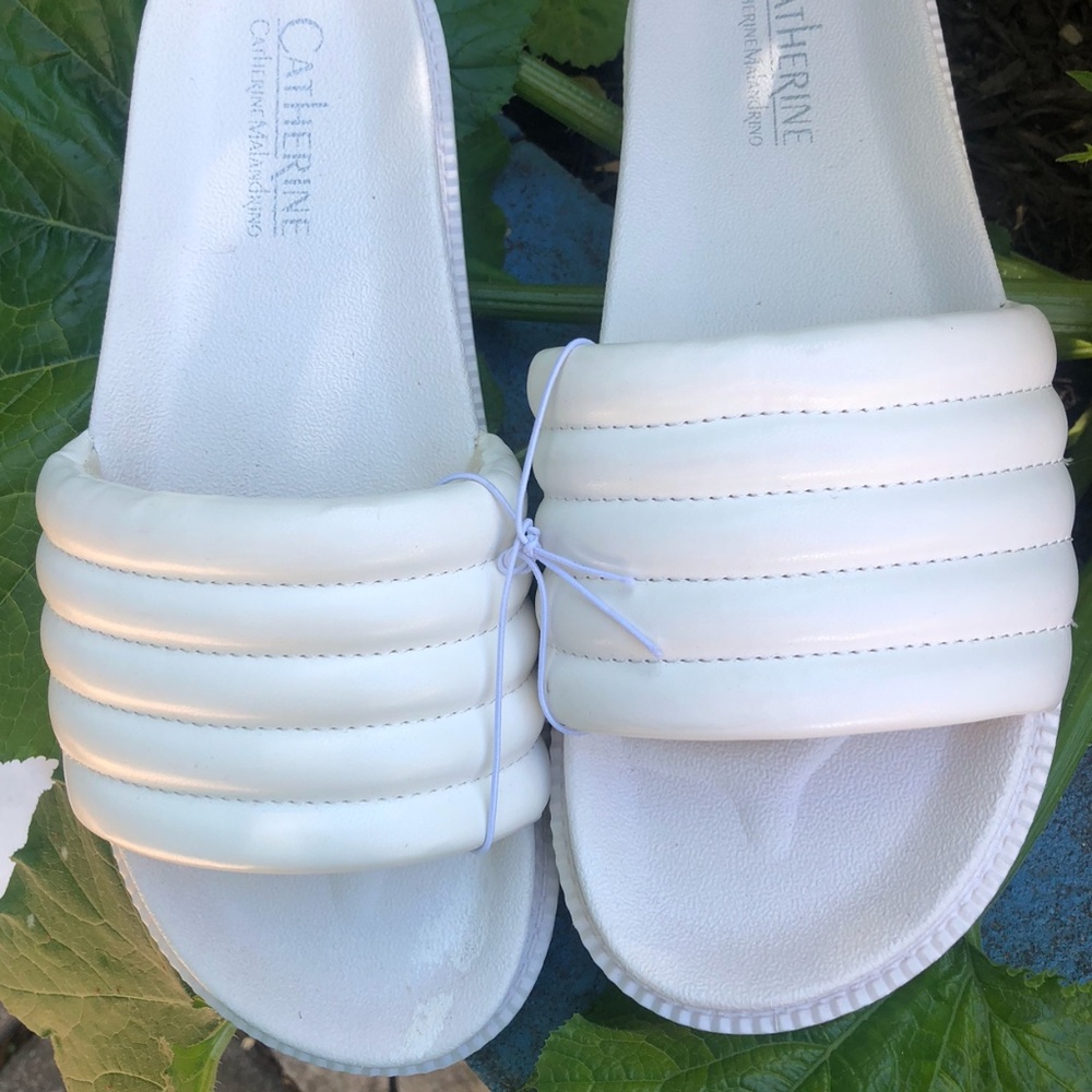New White quilted slide platform sandals Size 8